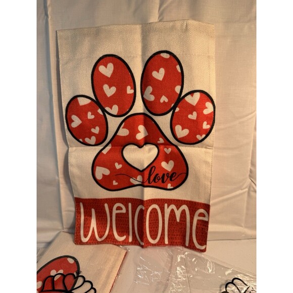 Crowned Beauty Welcome Paw Print Garden Flag with Hearts 12x18 Lot of 2 - Picture 2 of 4